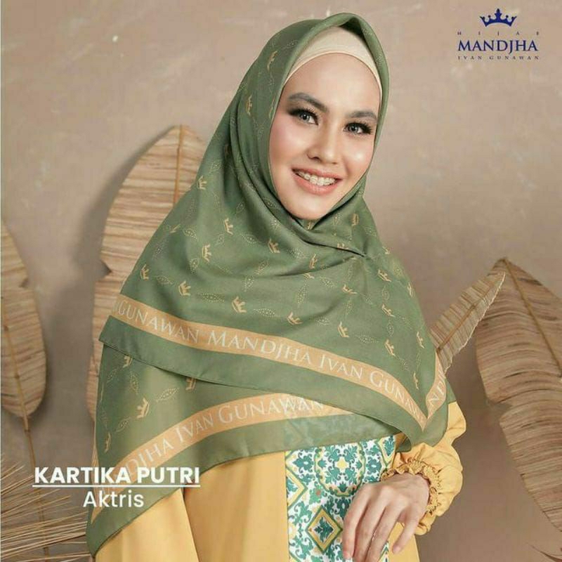 hijab voal segi empat mandja ivan gunawan