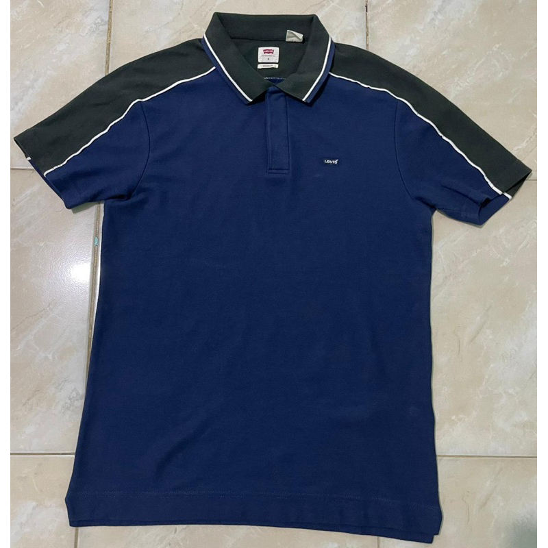 baju kerah pria levis original kondisi seperti baru size s