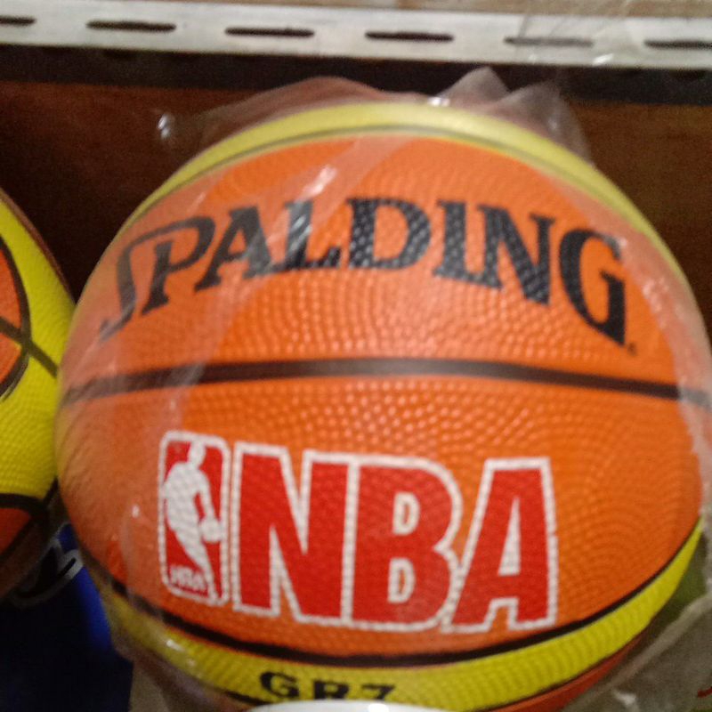 Bola basket Spalding