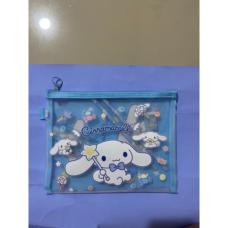 

PouchMyMody Cinnamonroll and pompompurin (1 book,2 pencil,1 penghapus dan 1 rautan )