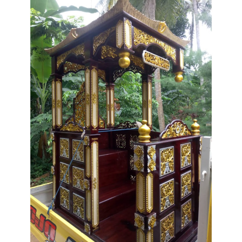 Minbar masjid gebyok kayu jati tebal mimbar finishing tua