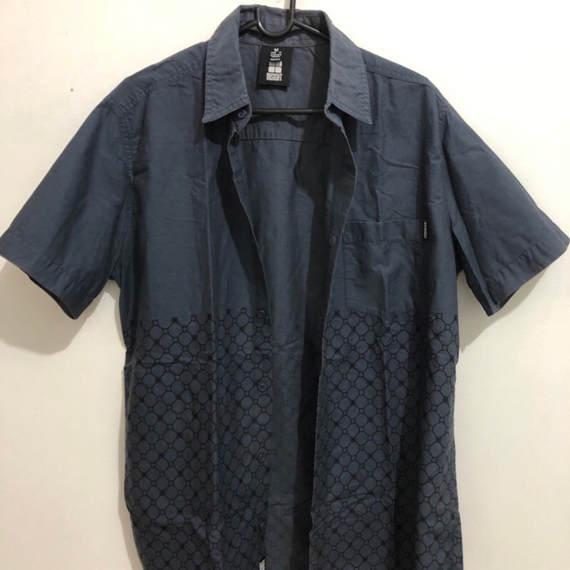 Kemeja Surfing Pria Insight Navy Bekas Pakai