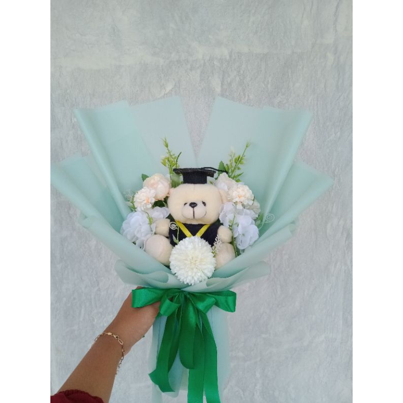 

READY STOK!!! BUKET BUNGA BONEKA WISUDA + BUNGA ARTIFICIAL