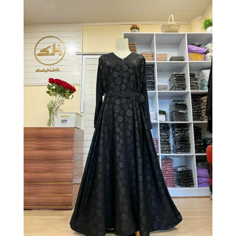 susyhijab_ new comer abaya yusra 3d 02 embos hitam black elegant syari modesty adem saudi arab origi