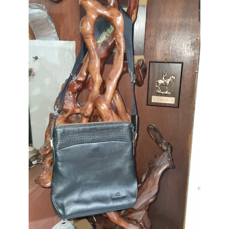 Giovanni valentino sling bag