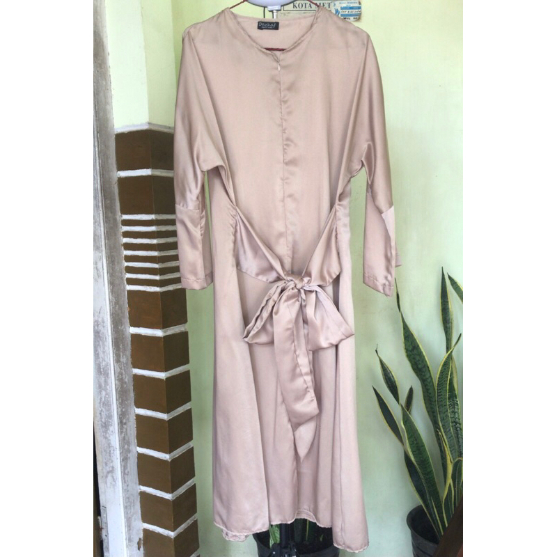 Preloved Plain Tunik Cantik Kaftan Dress Satin Untuk Lebaran Hari Raya