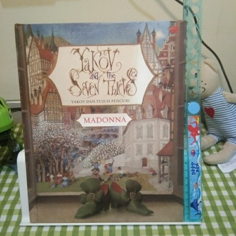 Buku cerita anak YAKOV AND THE SEVEN THIEVES (YAKOV DAN TUJUH PENCURI) oleh Madonna
