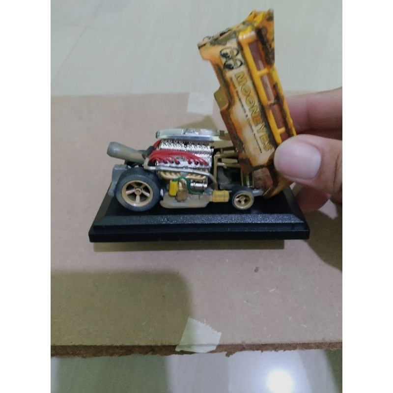 HOT WHEELS DRAGBUS CUSTOM MOONEYES