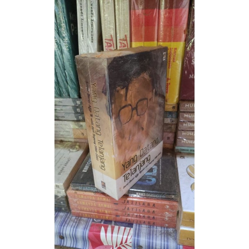 buku sejarah yang datang telanjang hard caver