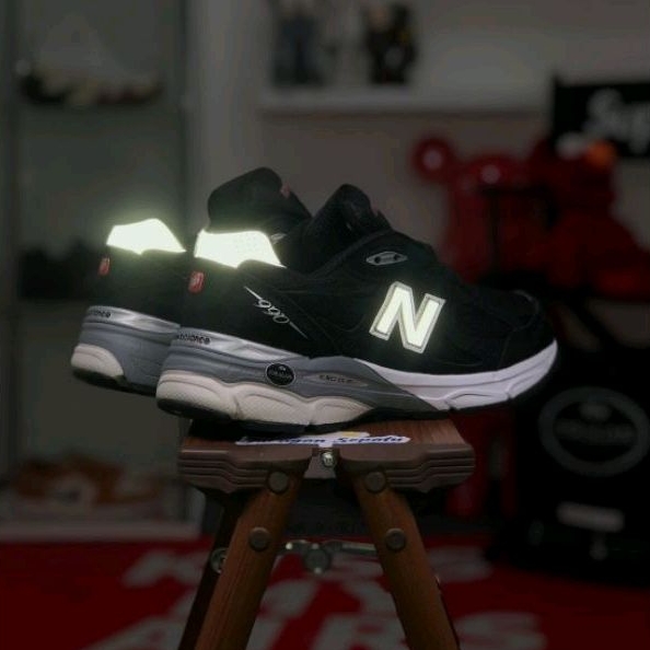 New Balance 990v3 &quot;Black White&quot;