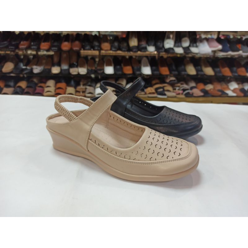 Sepatu Sandal Wedges Wanita Austin Sign