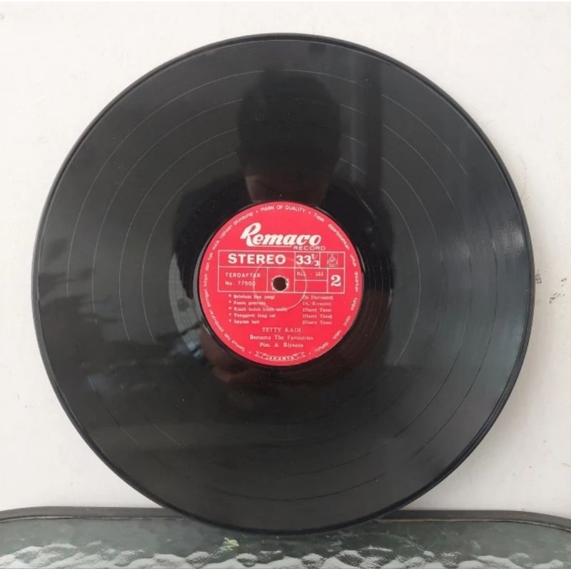 Vinyl Piringan Hitam 12 inch Tetty Kadi - Saling Percaya