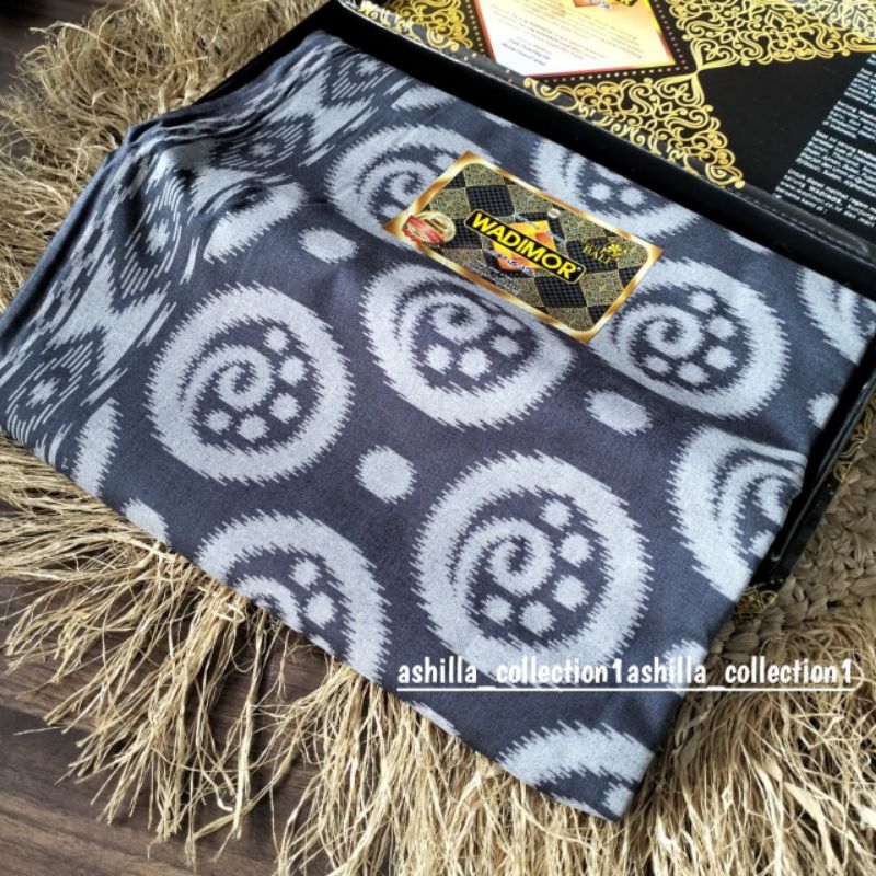 Sarung WADIMOR Motif Bali Khusus Warna Hitam Original