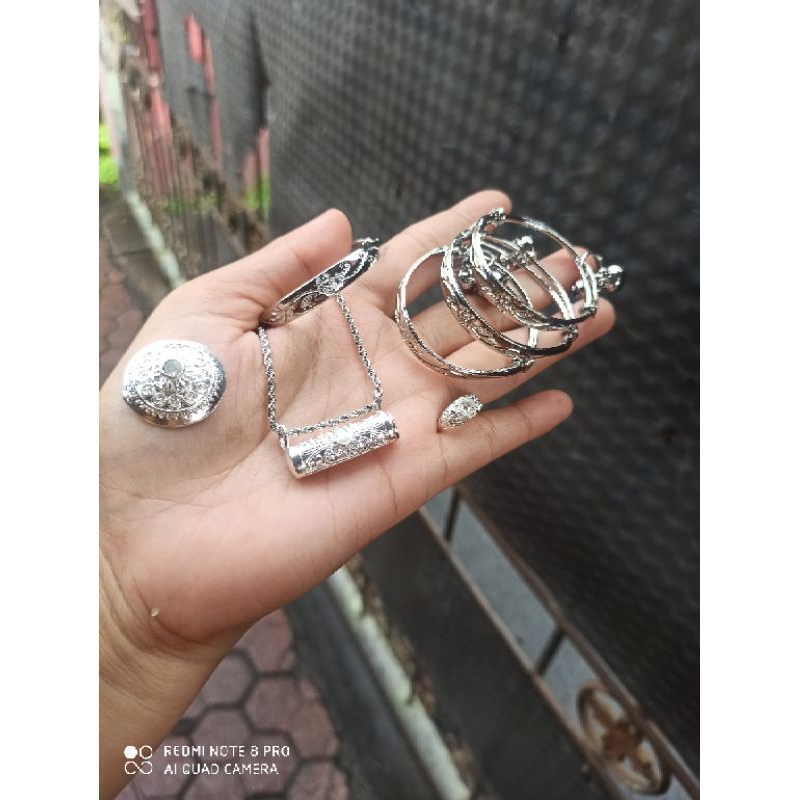 set gelang bayi xuping 3 bulanan dan pupuk