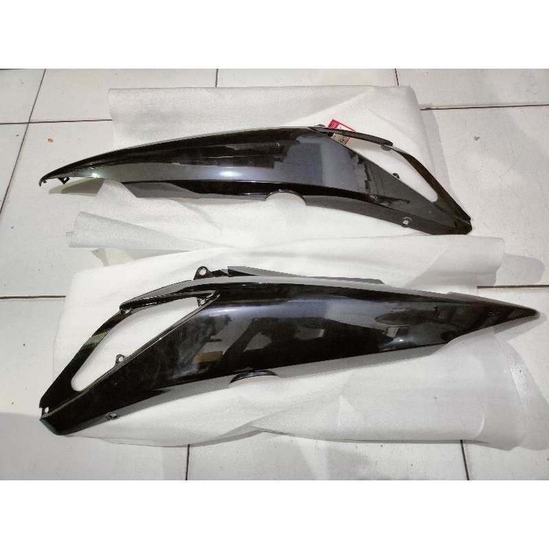 64410-KTM-850FMB 64420-KTM-850FMB Cover Body Kanan Kiri Honda Supra X 125 Karburator Hitam Original