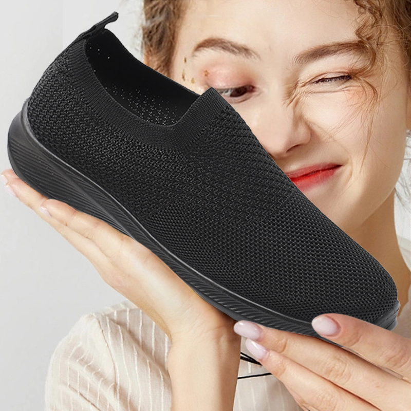 Batavia 2023 Wanita Ultra Ringan Hitam Sepatu Slip-On Sepatu Senior Sepatu Kasual Sepatu Kets Flyknit Bernapas Sepatu Sol Lembut  J