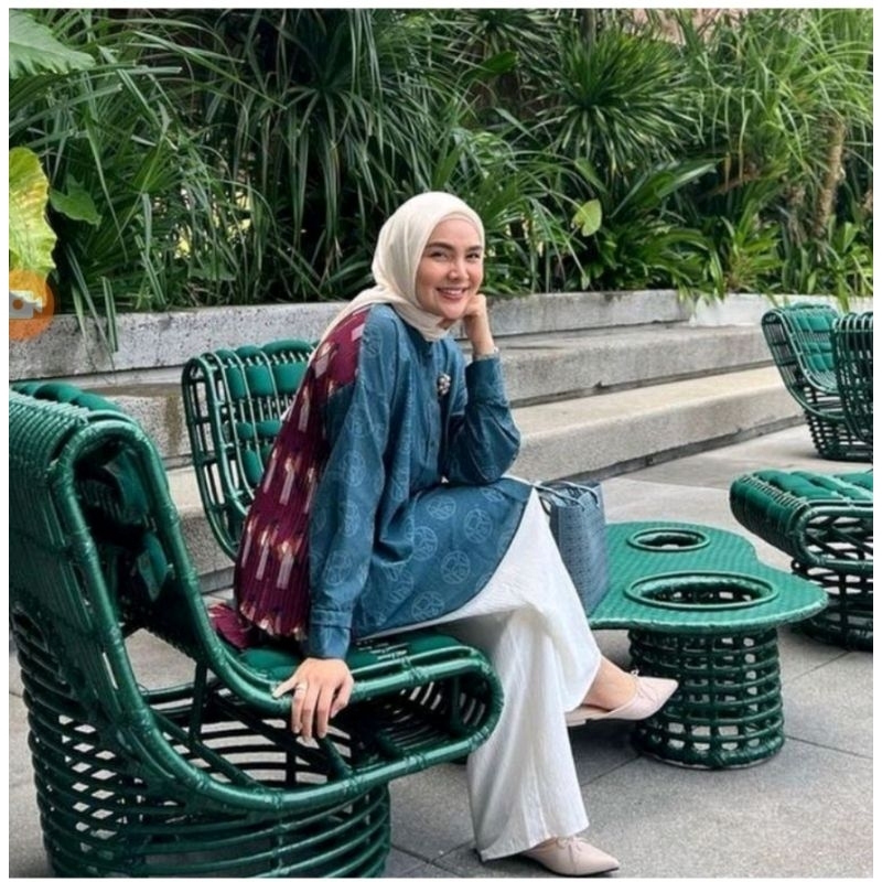 Ria Miranda Bristol top S/M NWT