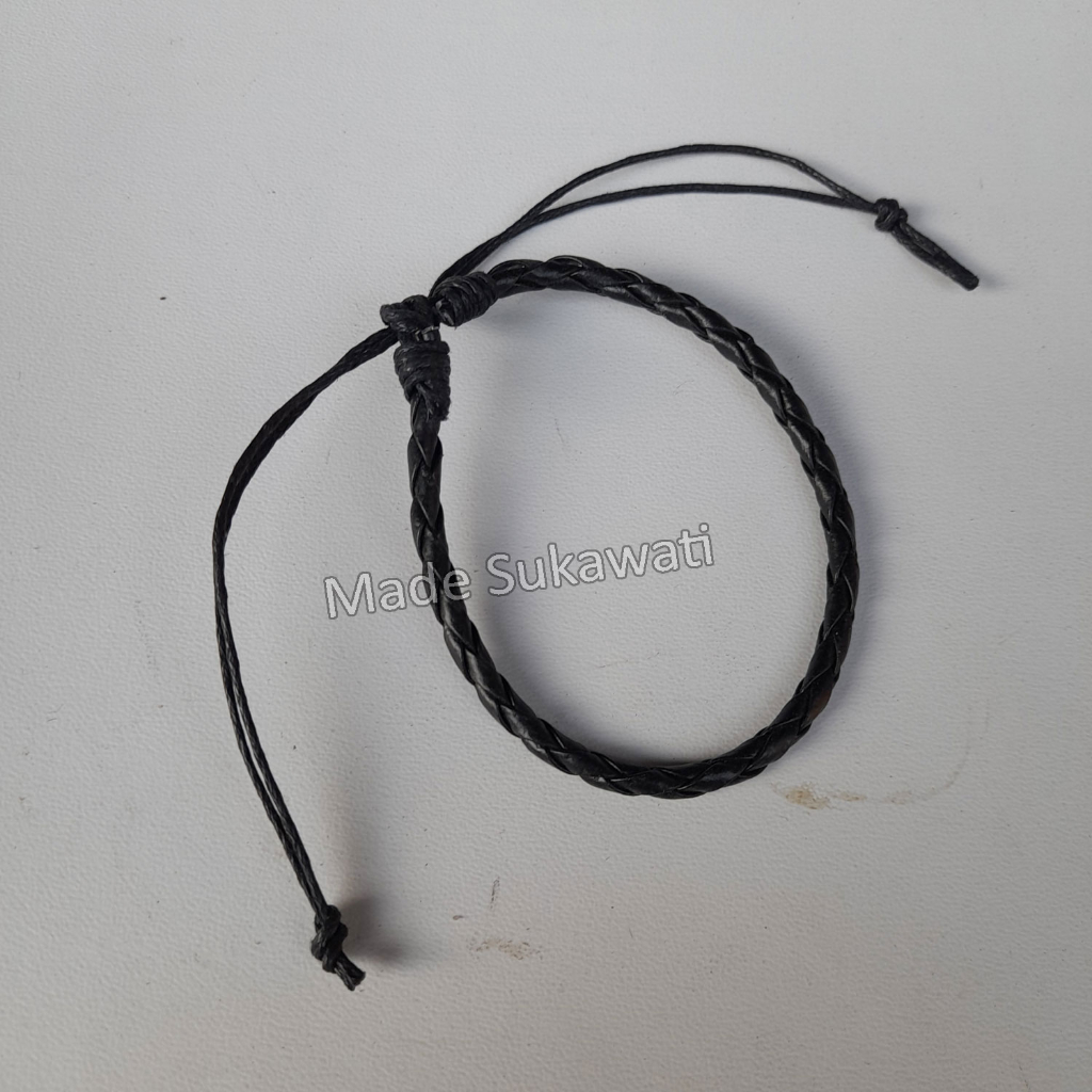 Gelang kulit lilit tali