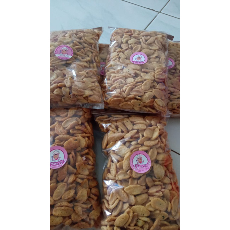 

kue ketapang / kue bawang