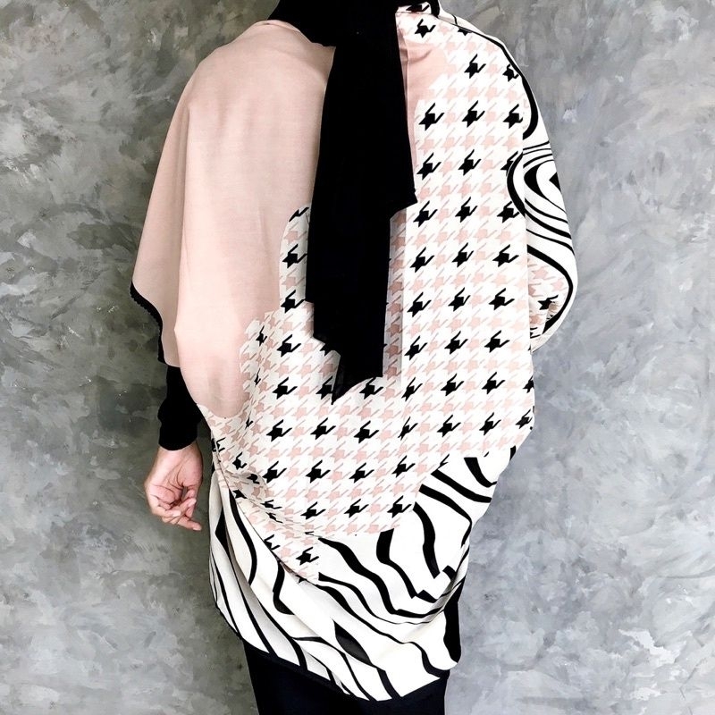 4.4 OUTER SCARF MOTIF ANA LEOPARD @ZIARAA.ID ( cod )