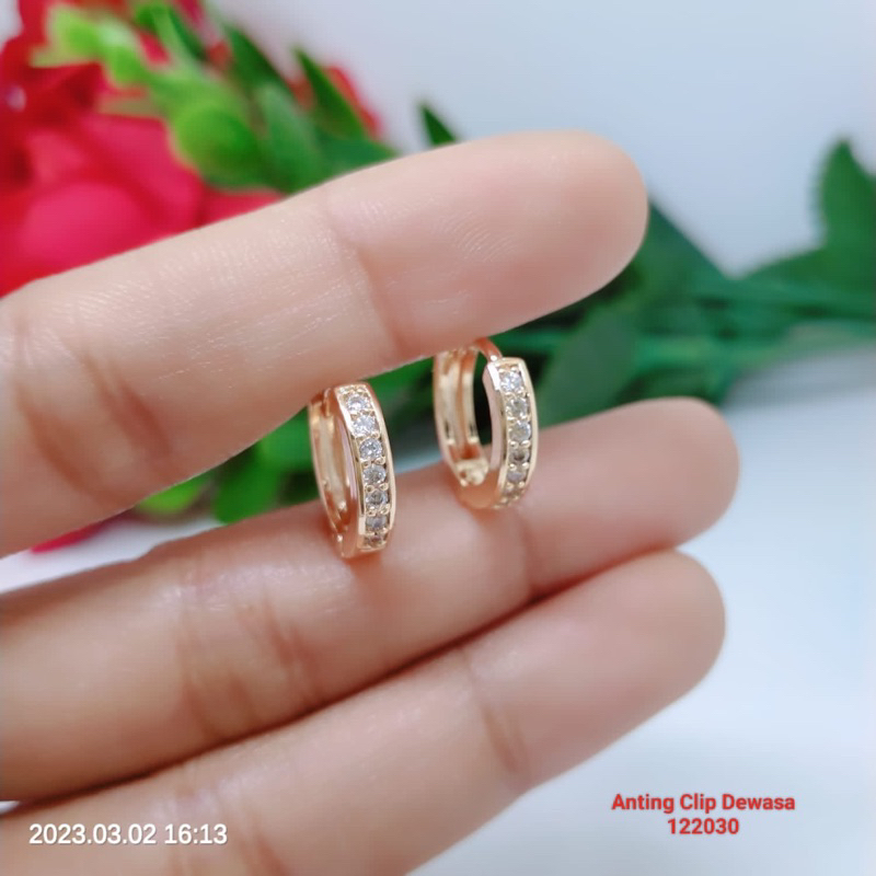 Anting Mata Simpel Titanium Xuping Perhiasan Aksesoris Lapis Emas Terlaris Termurah