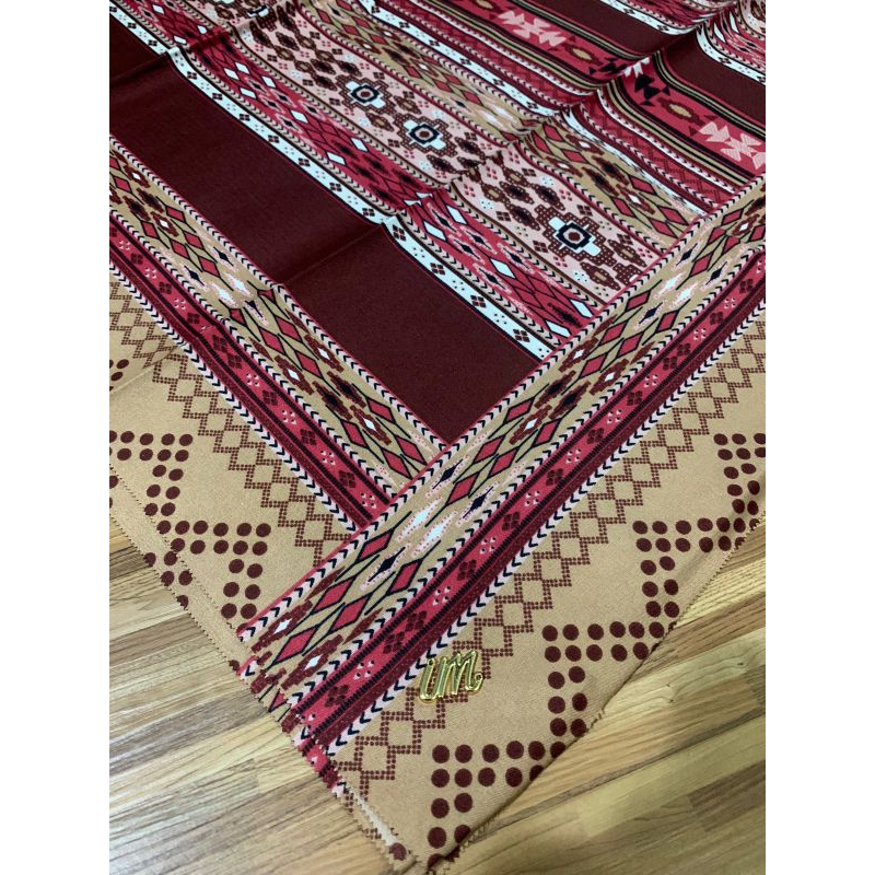 UMAMA VOAL MIRACLE MOTIF ICON