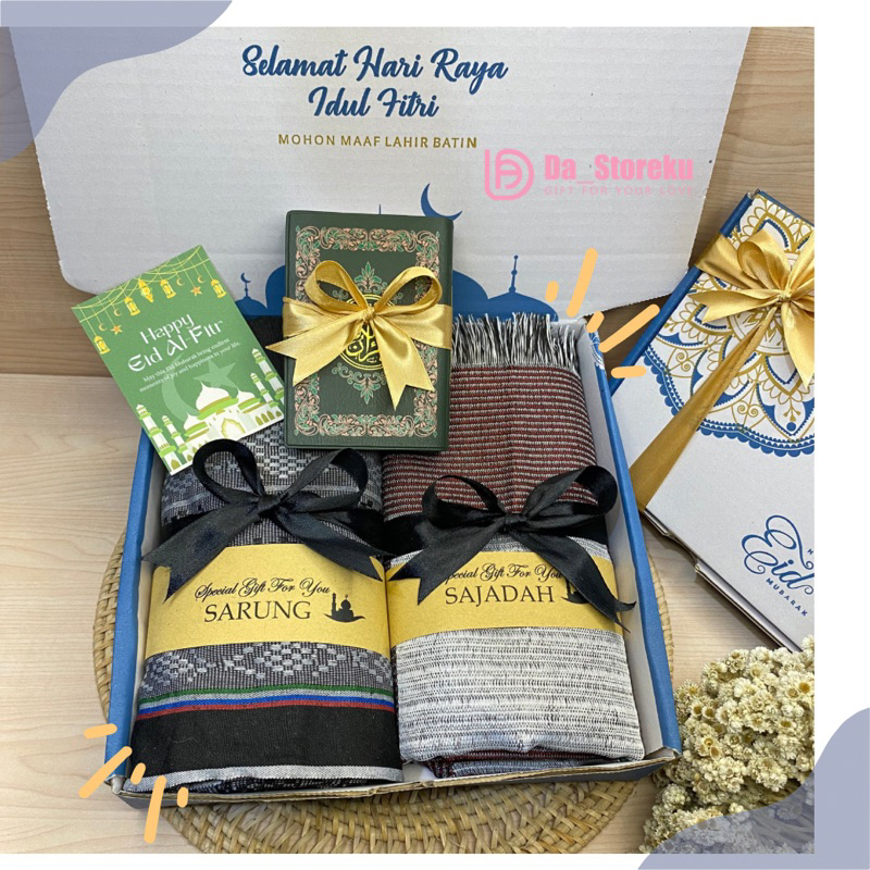 HAMPERS SARUNG MIX SAJADAH AL QURAN/ HAMPERS COWOK SARUNG TERMURAH TERLARIS / KADO COWOK SARUNG SAJADAH / KADO ULTAH COWOK SARUNG / KADO ANNIVERSARY WISUDA COWOK / HAMPERS IDUL FITRI SARUNG SAJADAH / SOUVENIR LEBARAN SARUNG SAJADAH