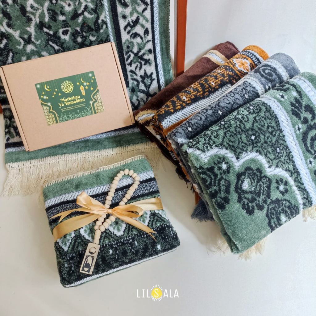 [SPW] GIFT BOX SAJADAH TURKI FREE TASBIH KAYU HAMPERS LEBARAN/RAMADHAN SOUVENIR KADO PARCEL IDUL FITRI