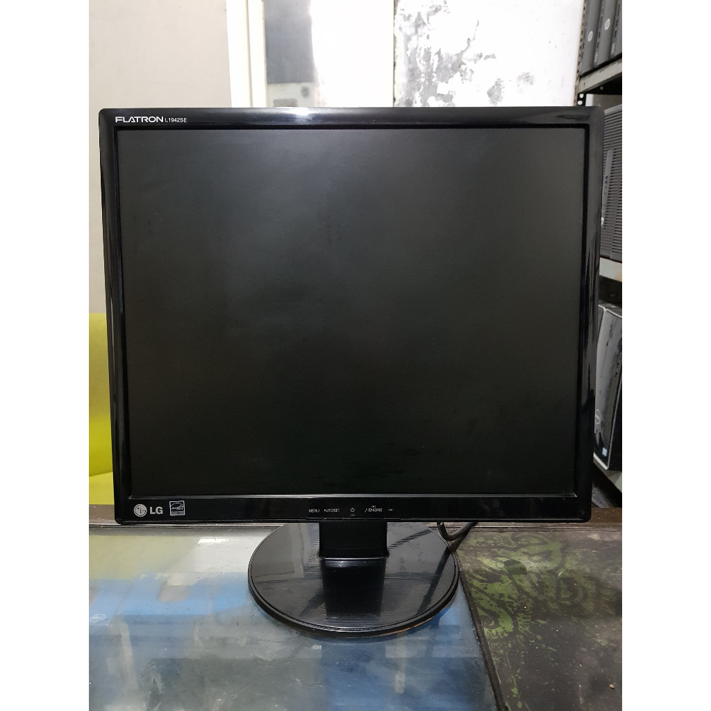 MONITOR PC 19&quot; KOTAK NORMAL