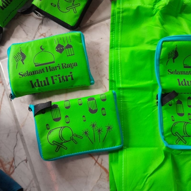 

Tas Parcel Bingkisan Lebaran Model Lipat Muat Roti Kaleng