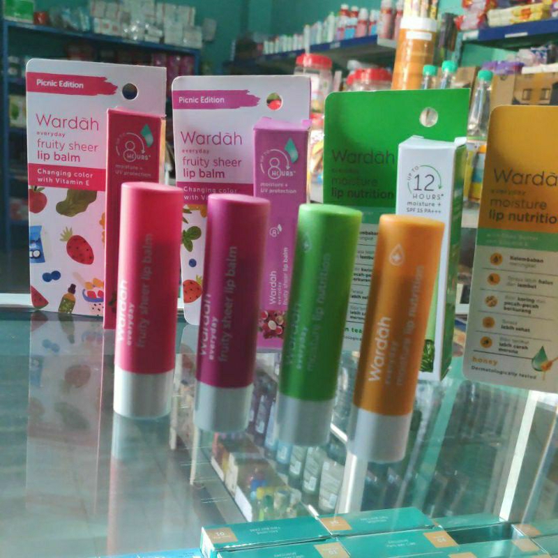 Wardah Pelembab Bibir Lip balm 1 PCS Fruity Sheer Moisture UV Protection Strawberry Grape Green Tea Honey Vitamin E