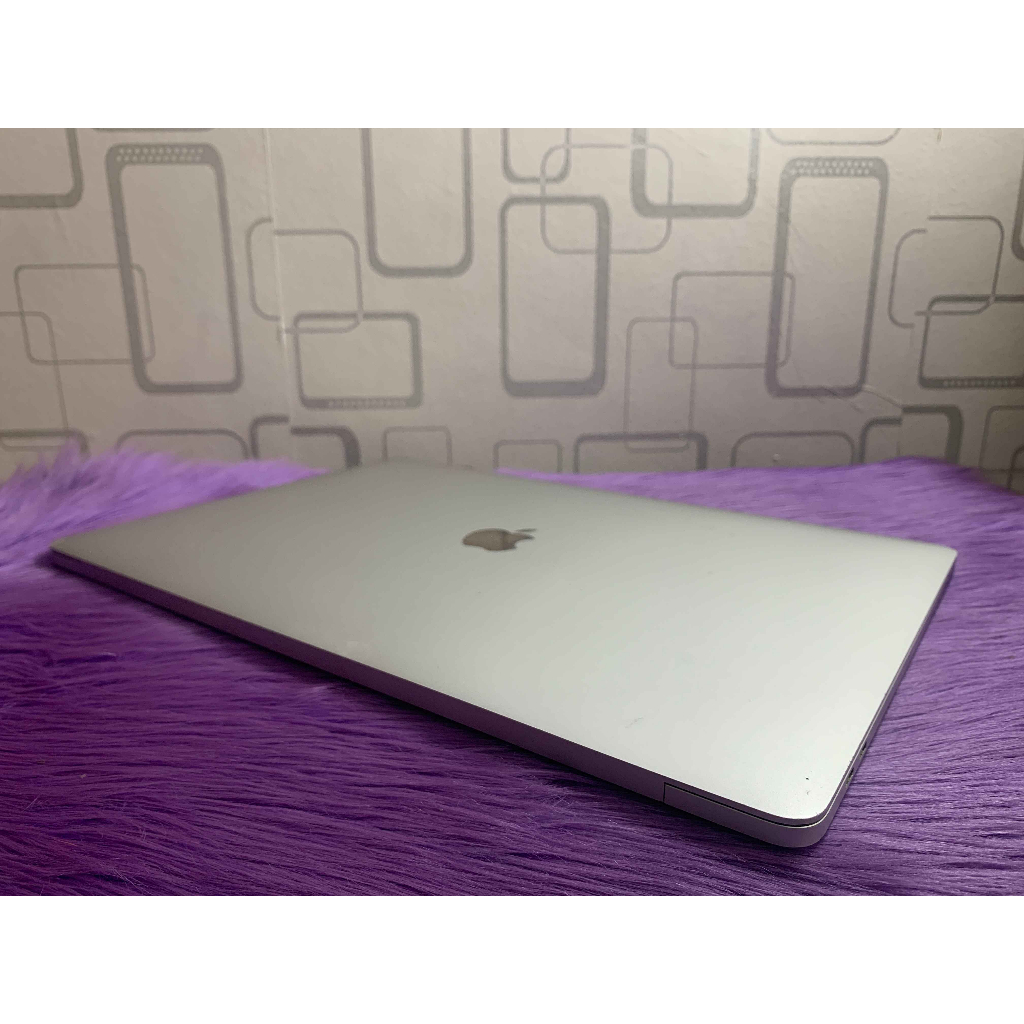 MacBook Pro Retina 2016 i7 15in 16GB 256GB Dual VGA Touchbar Not 2017