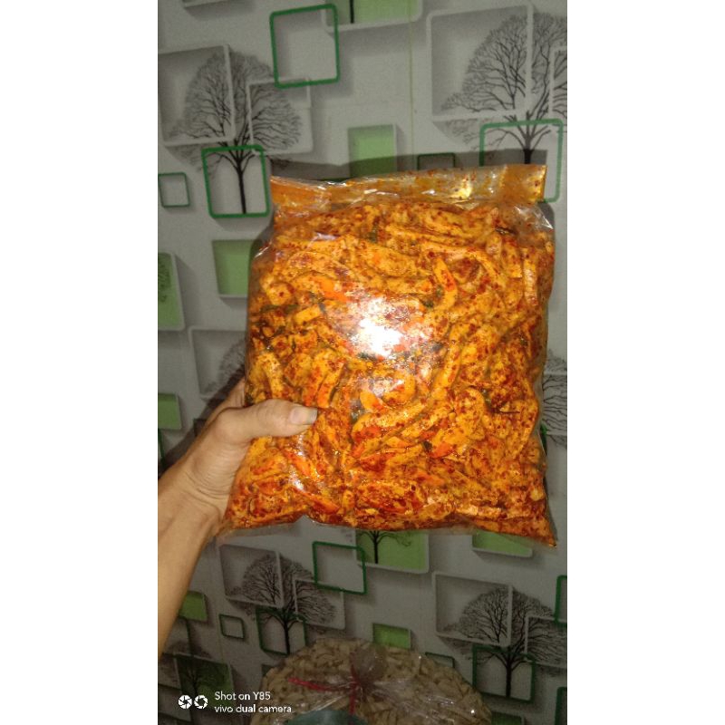 

Basreng stik pedas renyah aroma daun jeruk isi 1kg