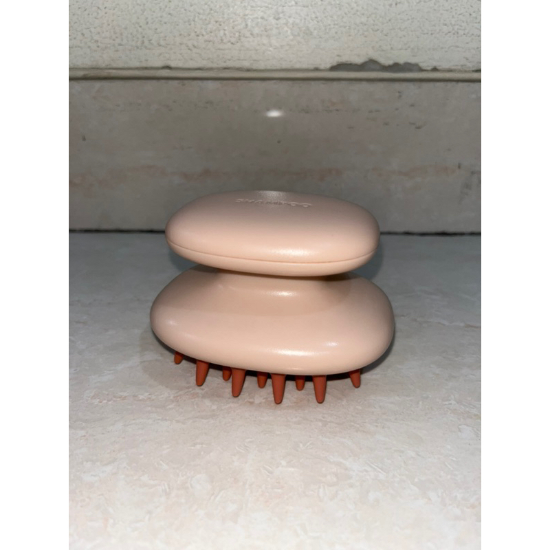 (BOOKED) Preloved Aeris Beaute Hair Scalp massaging / Head Spa Massager / Sisir Pijat Keramas Siliko