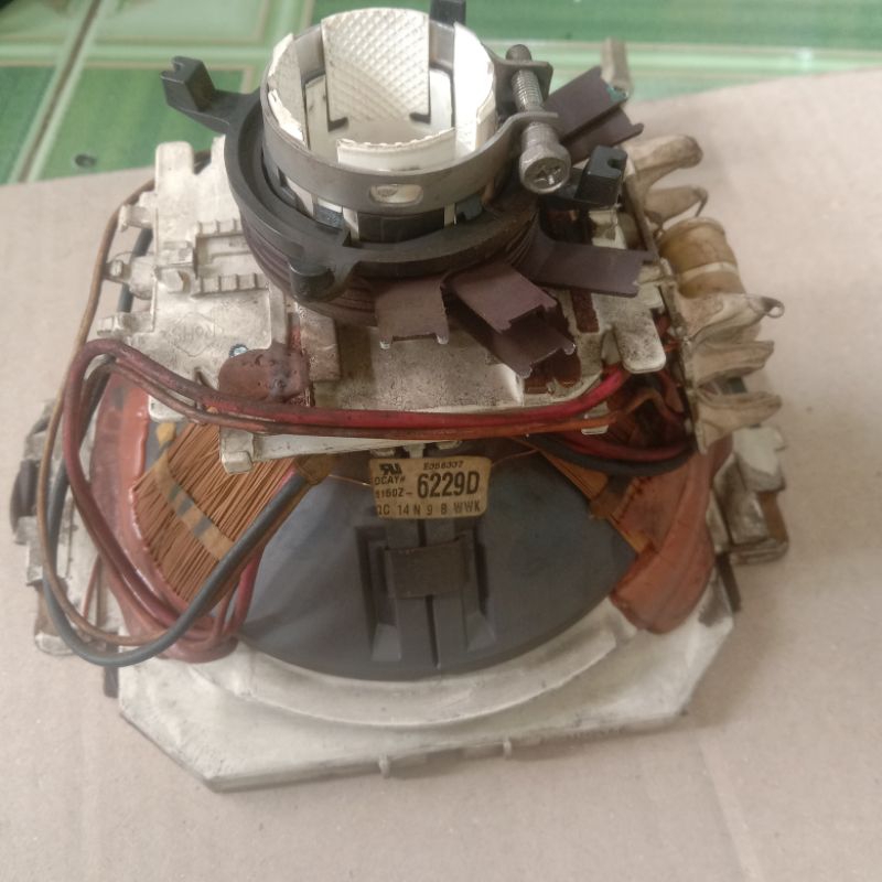 YOKE TV SLIM 6150Z 6229D