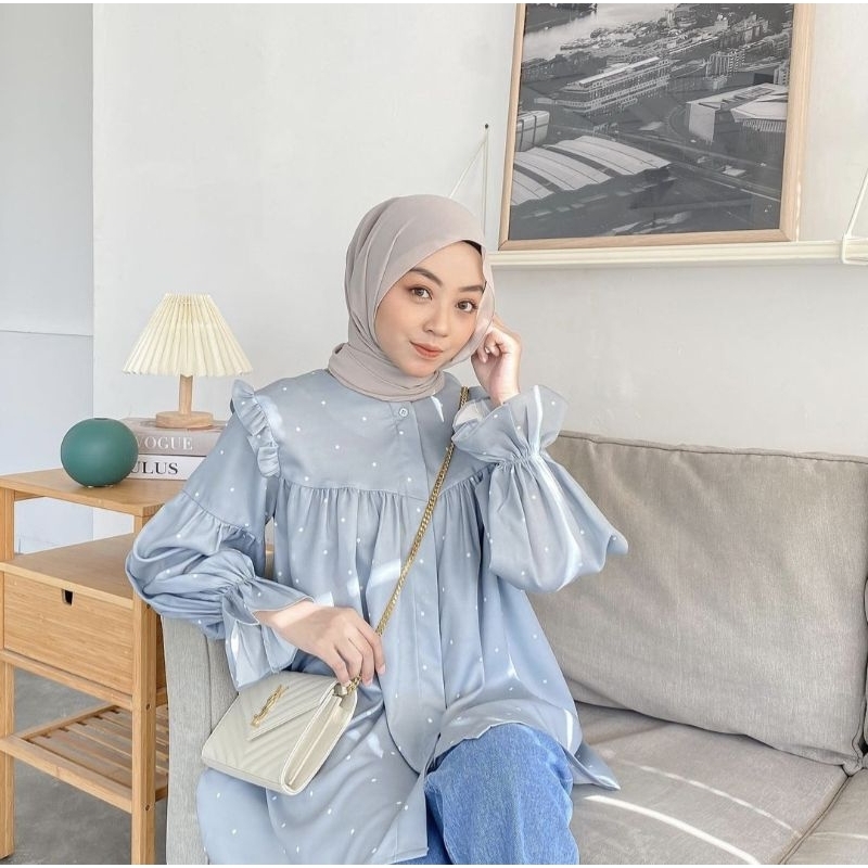 Preloved Yoona Blouse Vanilla Hijab