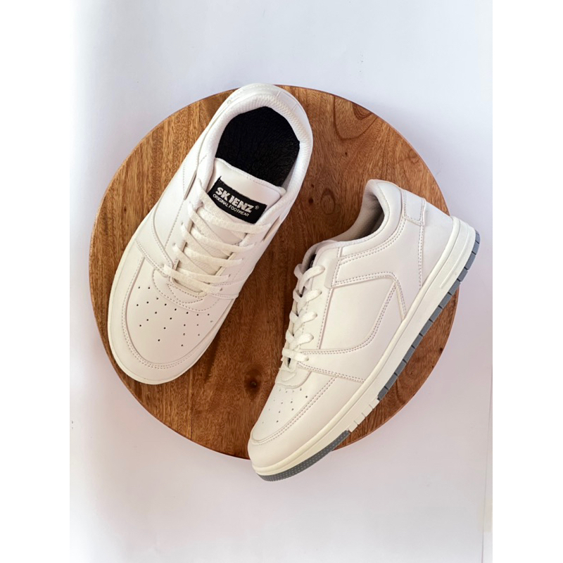 Sepatu Sneakers Putih Pria Casual Sport Olahraga Running