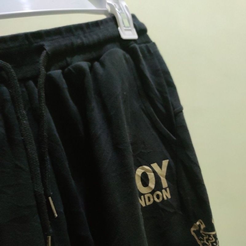 celana pendek boy london