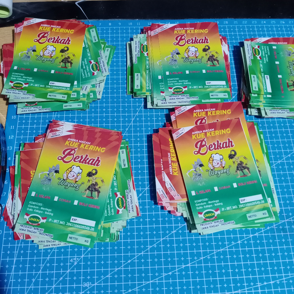 

Cetak Stiker Cromo Finishing Potong Ukuran 6 x 8 cm