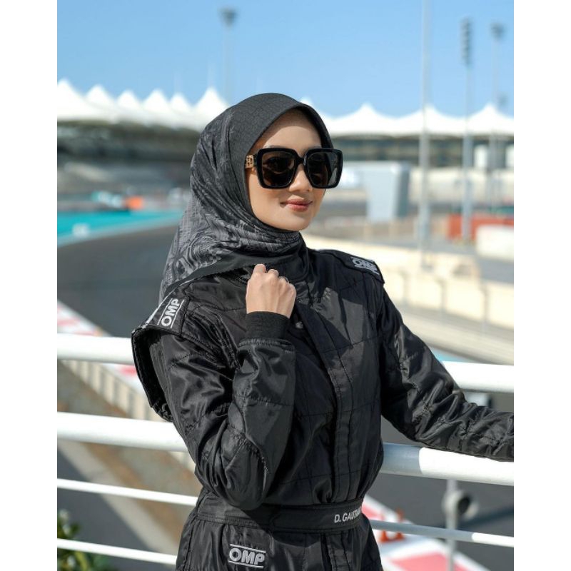 Preloved Buttonscarves x Diandra Gautama