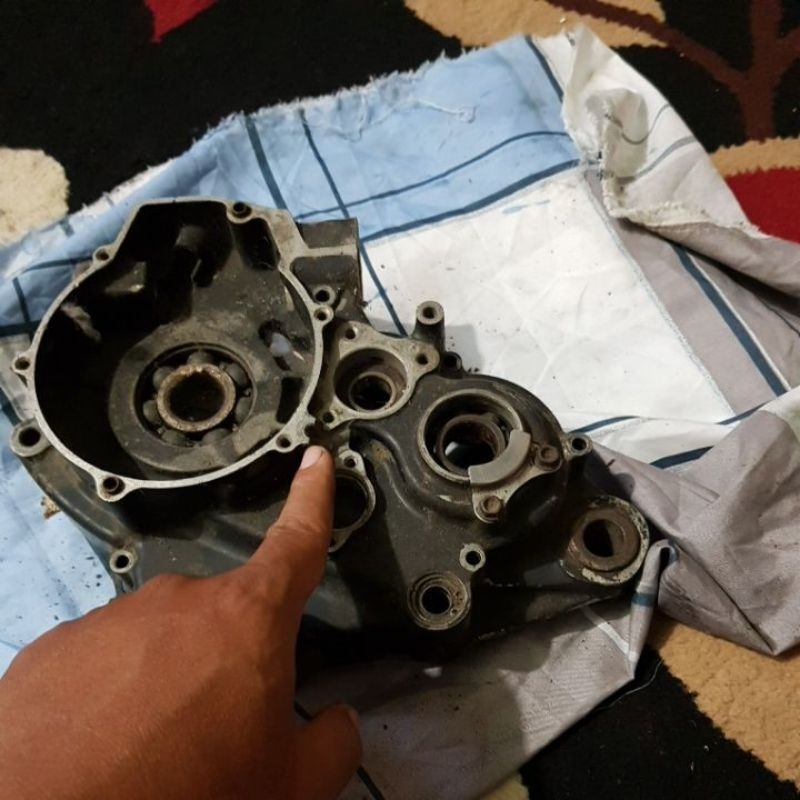 A6963 husqvarna te250 te310 te 310 250 2010 2011 2012 kalter tengah kiri krengkes crankcase crank ca