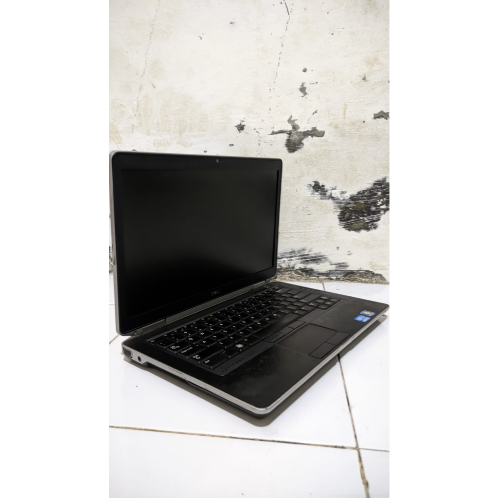 Laptop Dell Latitude Intel Core i7 Ram 4Gb Ssd 120Gb Normal Siap Pakai