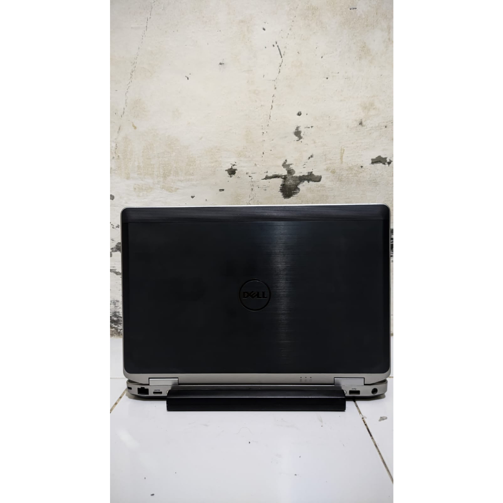 Laptop Dell Latitude Intel Core i7 Ram 4Gb Ssd 120Gb Normal Siap Pakai