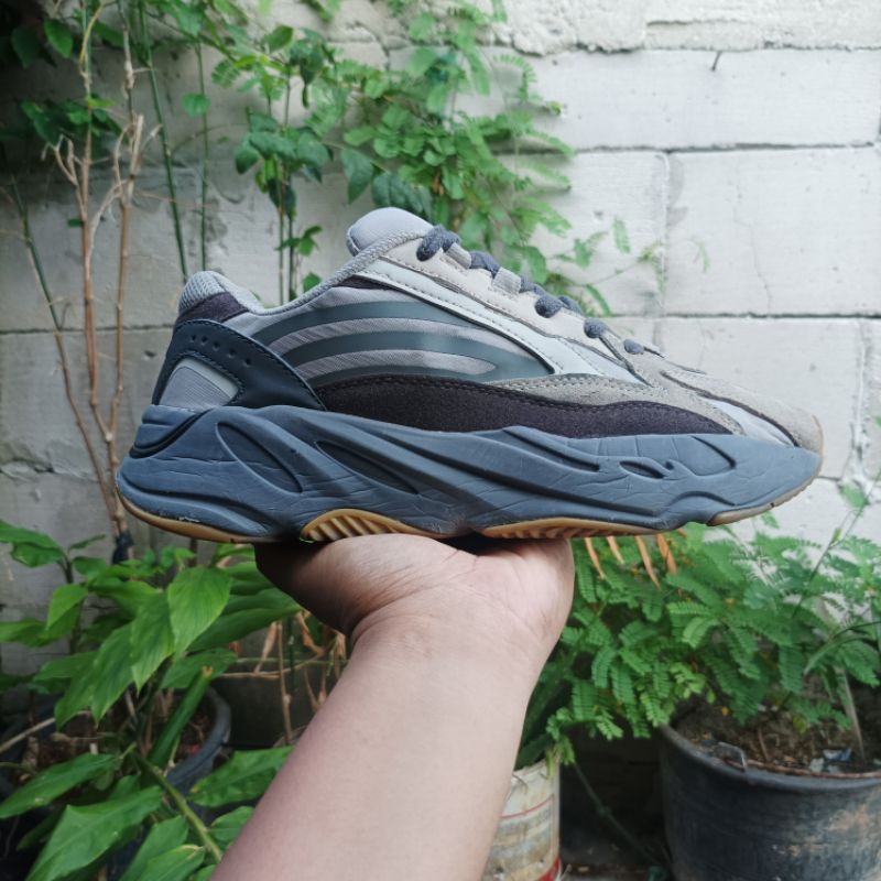 Sepatu Fashion Yeezy 350 Second