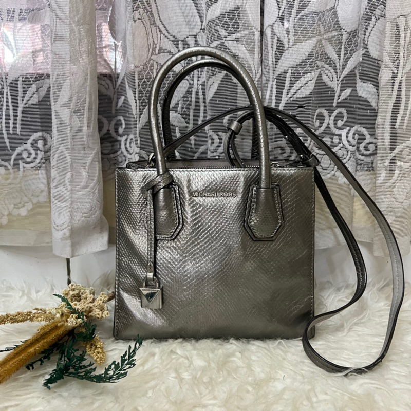 preloved michael kors mercer silver top handle bag leather|tas mk second original|silver snake bag