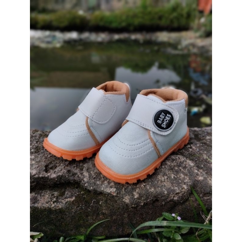 khainuna sepatu boots cowo model baby shoes size 22-25