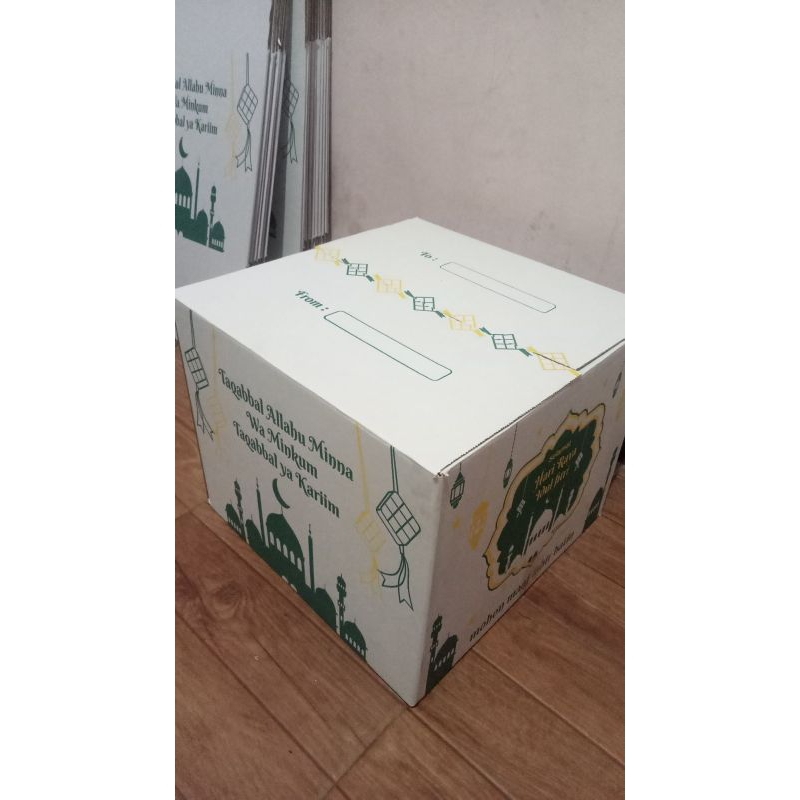 

box parcel kardus lebaran hampers