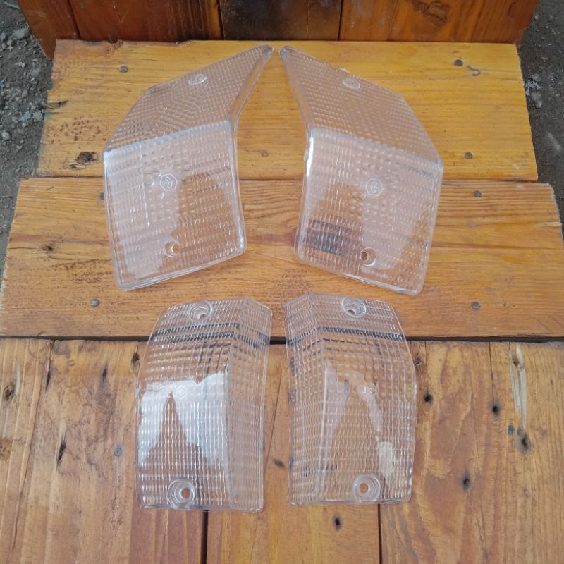 mika sein sen Vespa exclusive Excel Spartan putih bening