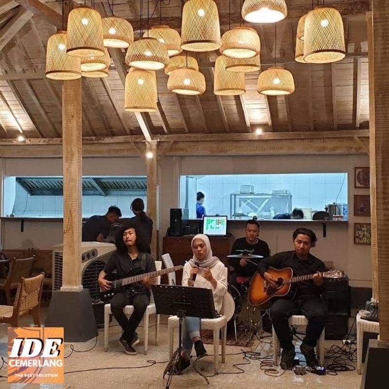 kap lampu gantung anyaman bambu aestethic