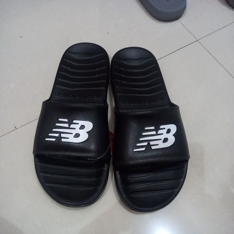 Sandal New Balance SUF100BK